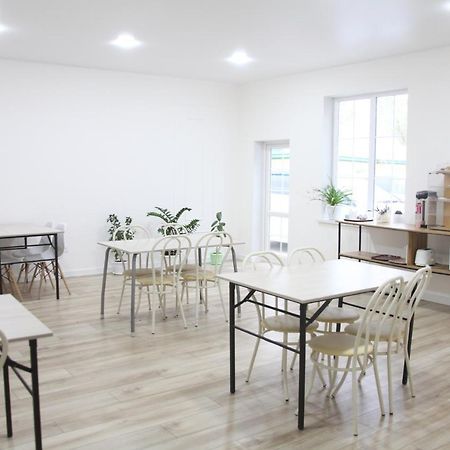 Jardin Hotel Aktobe Bagian luar foto