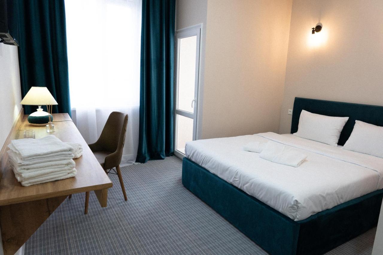 Jardin Hotel Aktobe Bagian luar foto
