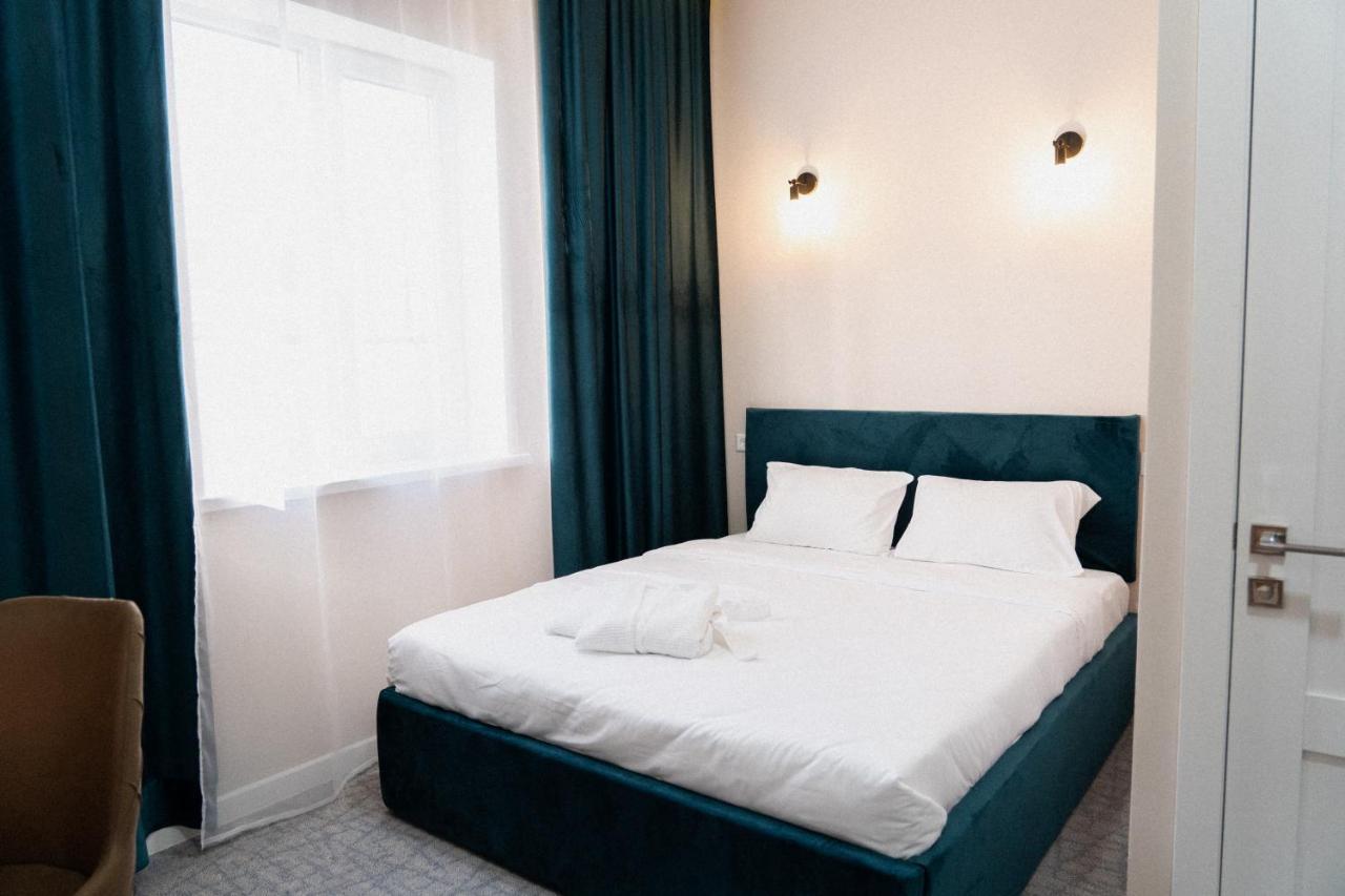 Jardin Hotel Aktobe Bagian luar foto