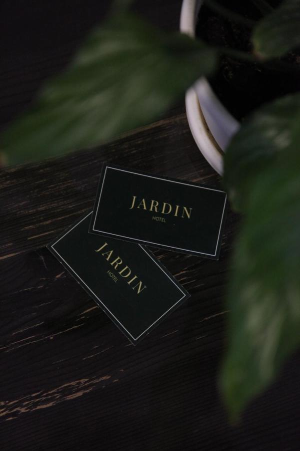 Jardin Hotel Aktobe Bagian luar foto