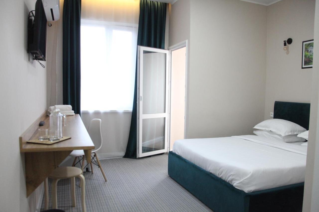 Jardin Hotel Aktobe Bagian luar foto
